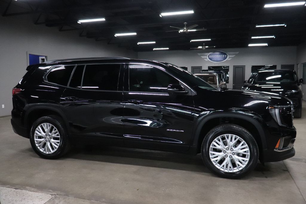 2026 GMC Acadia Image 6