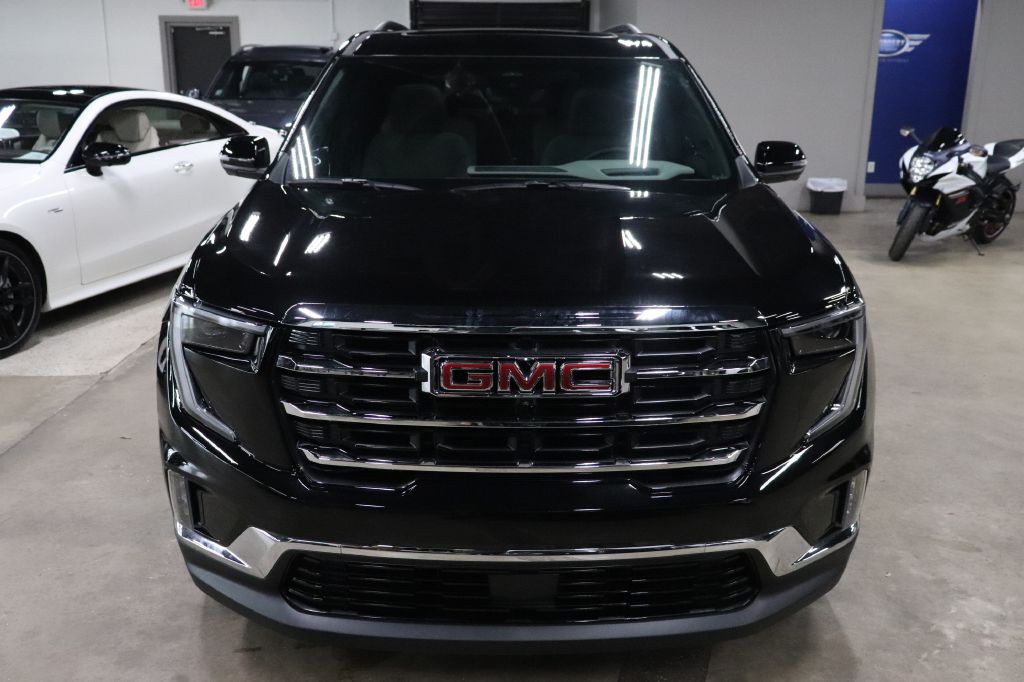 2026 GMC Acadia Image 8