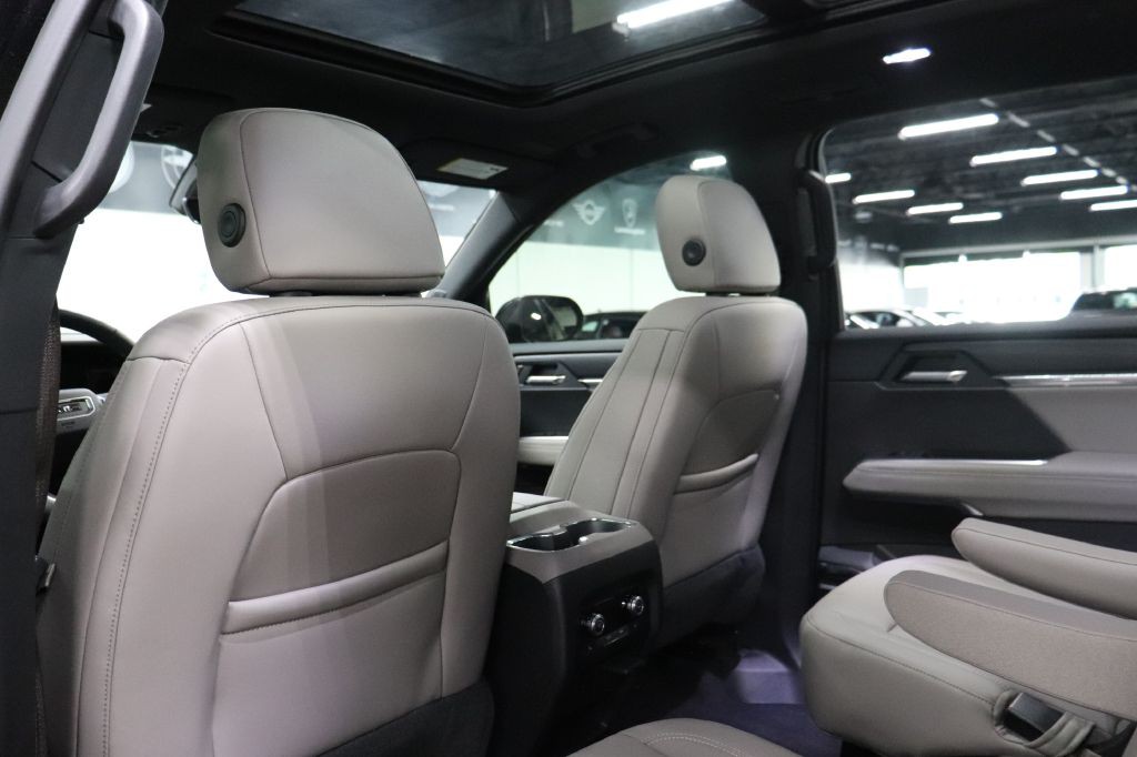 2026 GMC Acadia Image 17