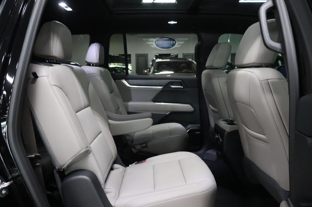 2026 GMC Acadia Image 21