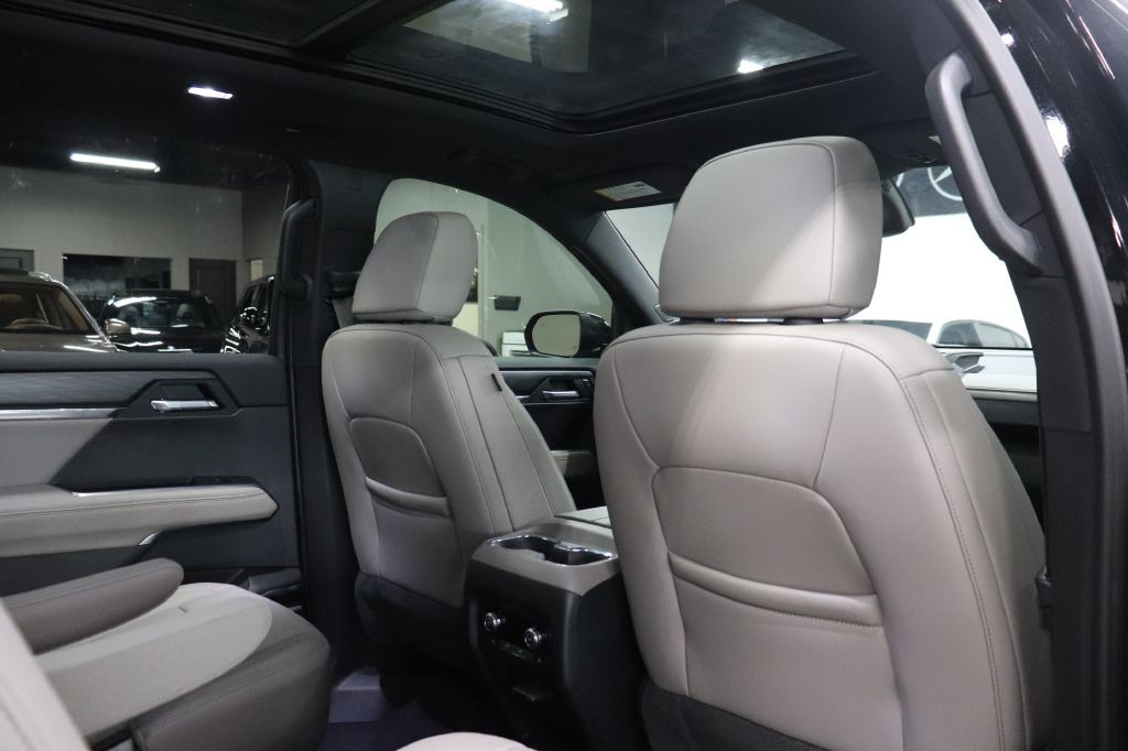 2026 GMC Acadia Image 23