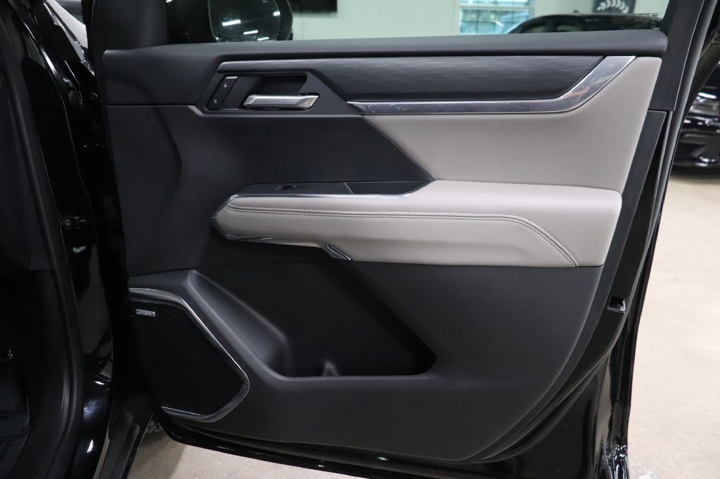 2026 GMC Acadia Image 24