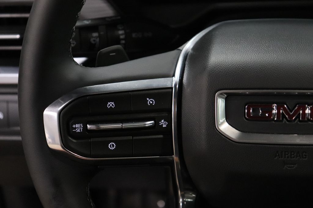 2026 GMC Acadia Image 30