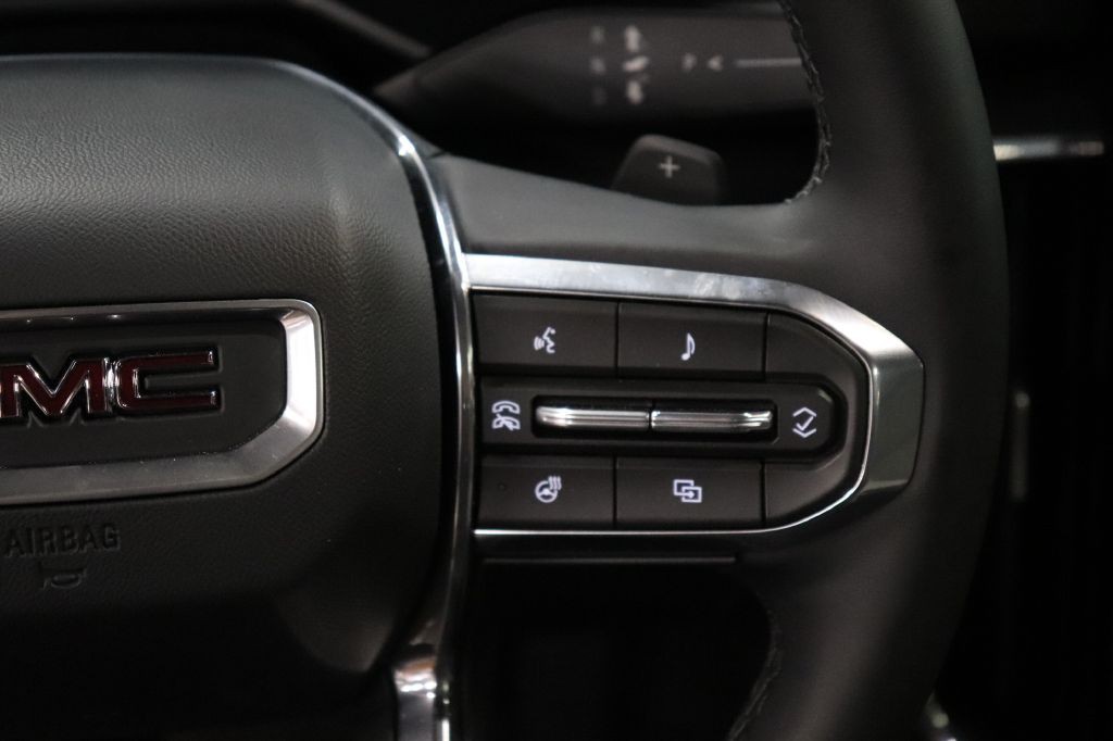 2026 GMC Acadia Image 31