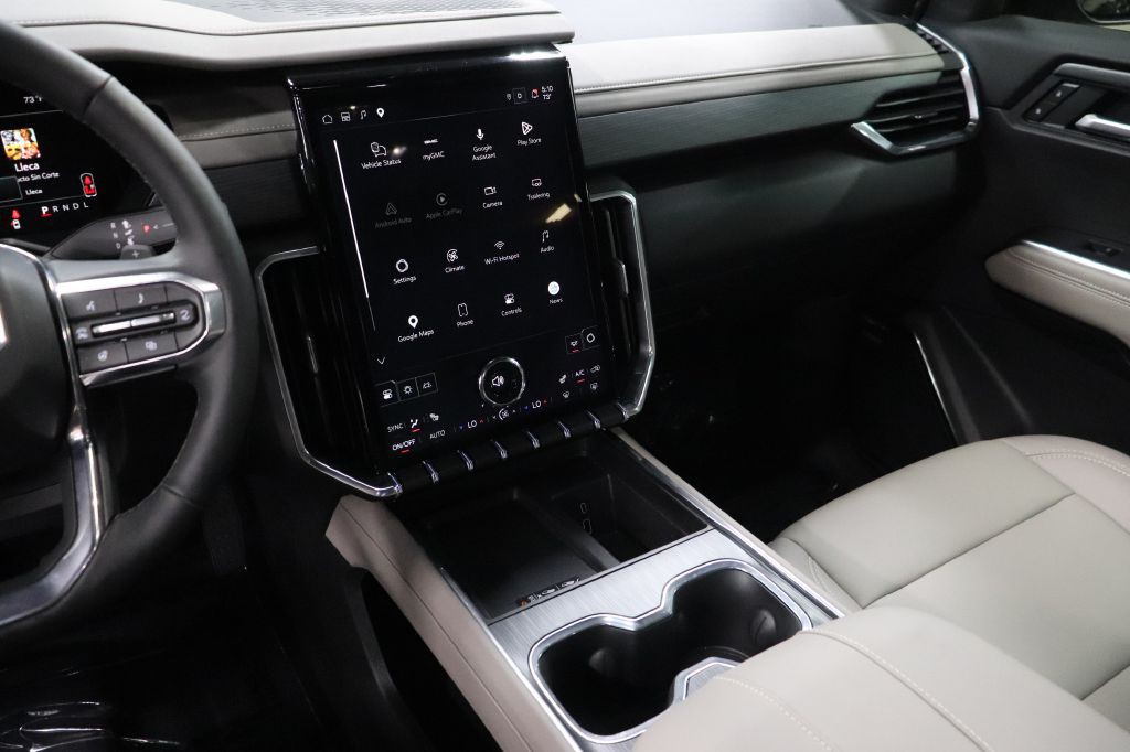 2026 GMC Acadia Image 32