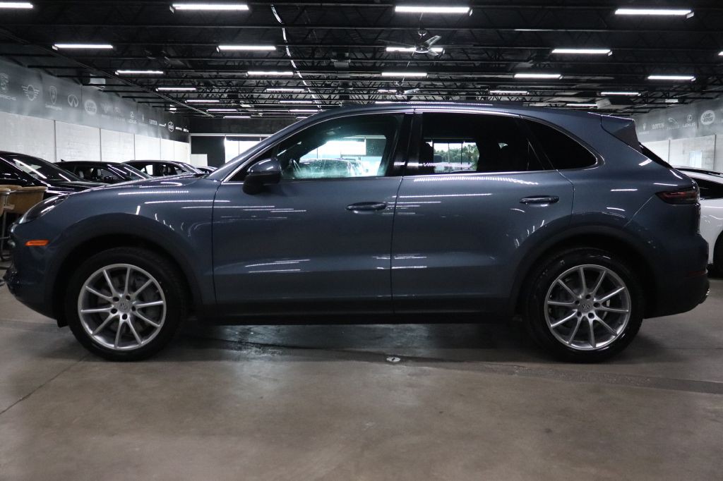 2019 Porsche Cayenne Image 2