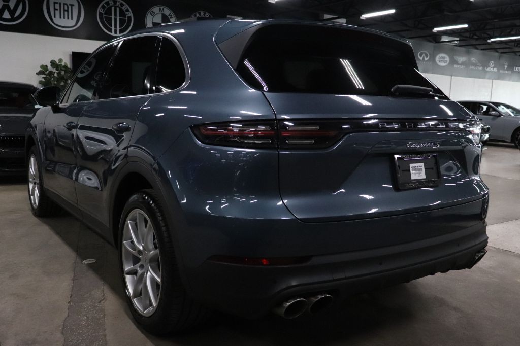 2019 Porsche Cayenne Image 3