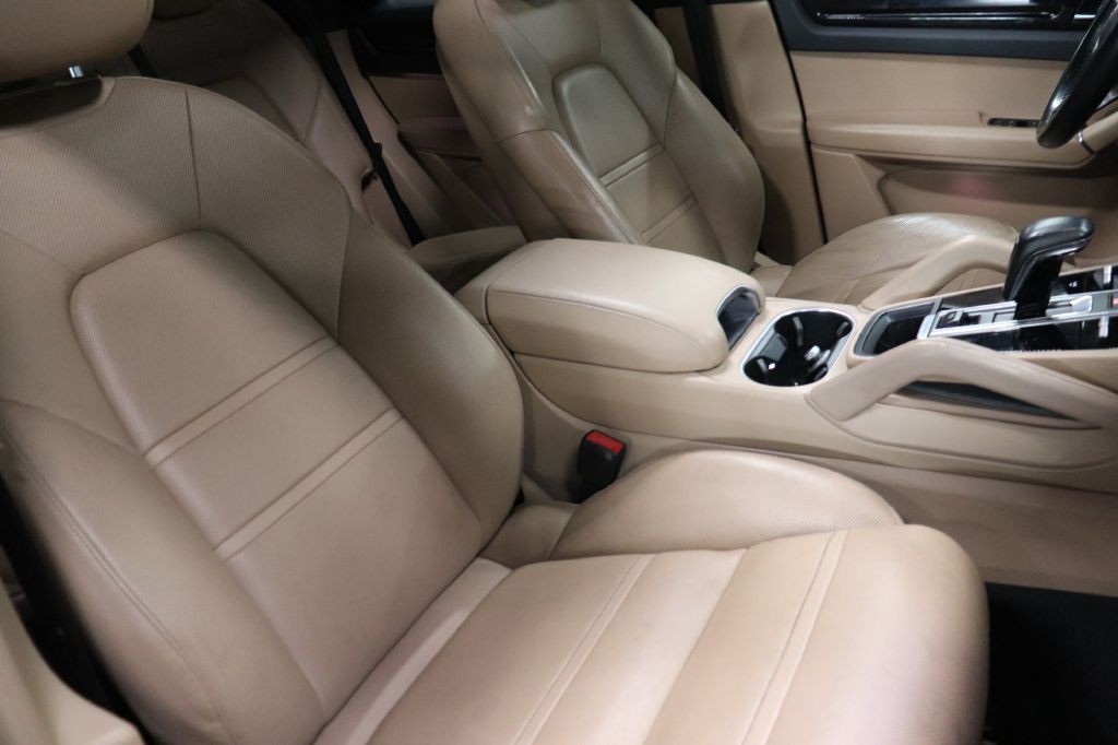 2019 Porsche Cayenne Image 24