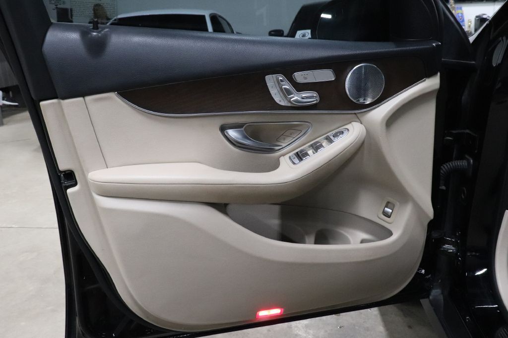 2019 Mercedes-Benz GLC-Class Image 9