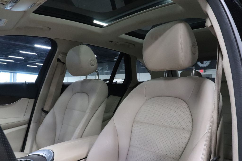 2019 Mercedes-Benz GLC-Class Image 11