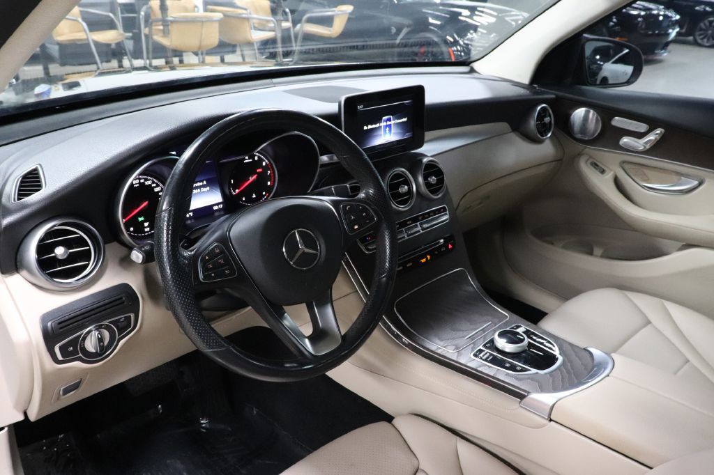 2019 Mercedes-Benz GLC-Class Image 13