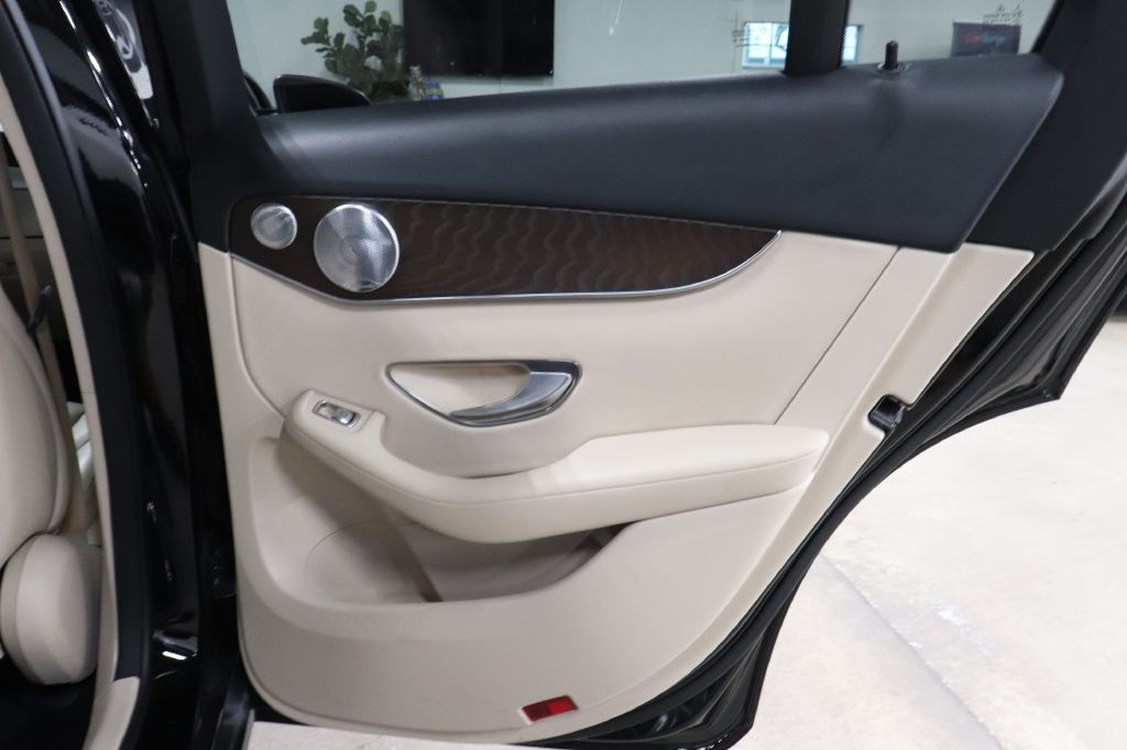 2019 Mercedes-Benz GLC-Class Image 19
