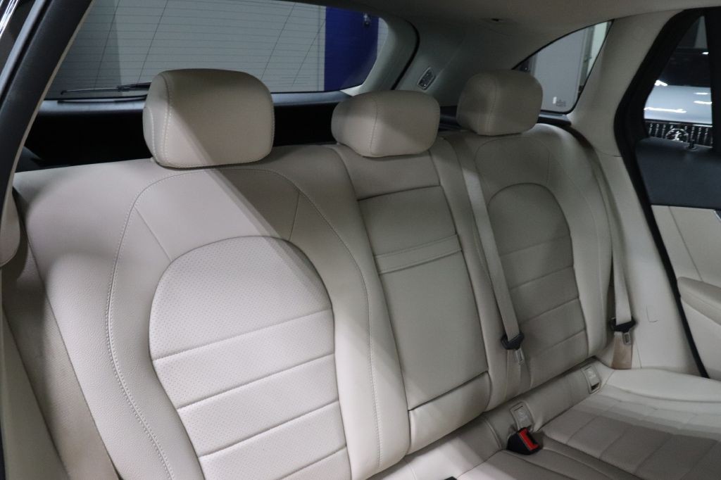 2019 Mercedes-Benz GLC-Class Image 21