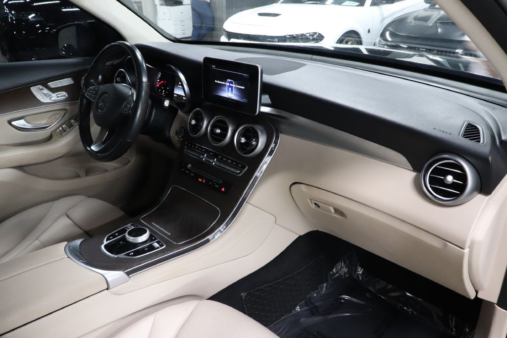 2019 Mercedes-Benz GLC-Class Image 26