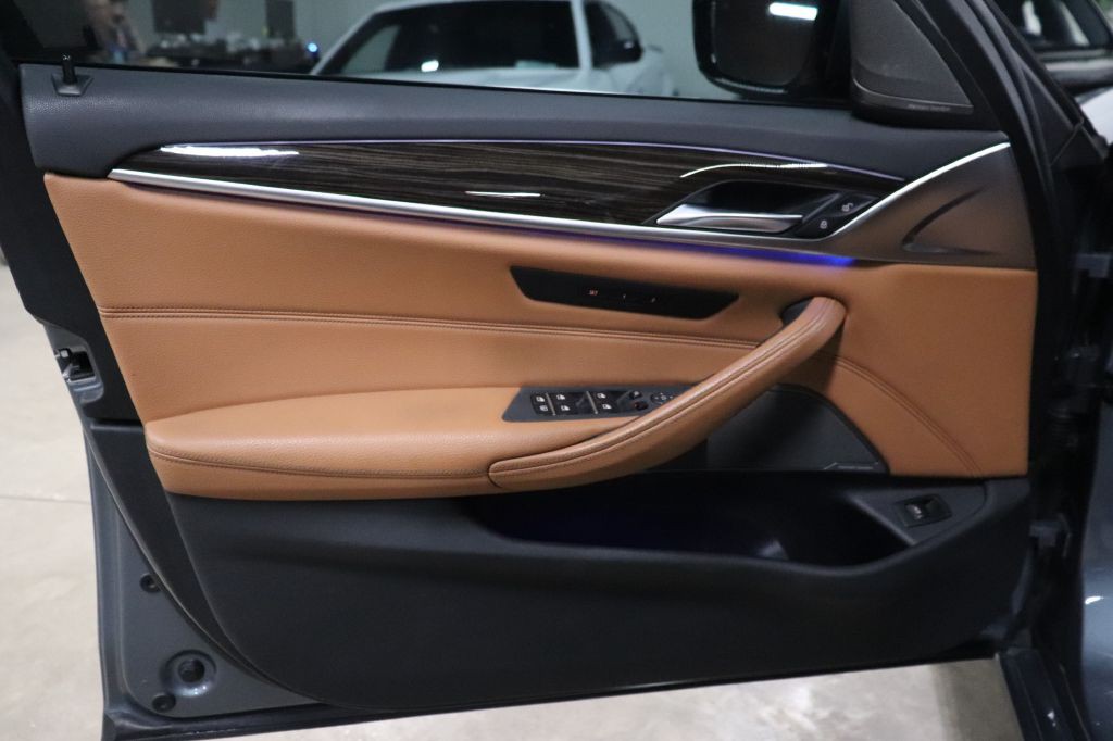 2019 BMW 5 Series Image 9