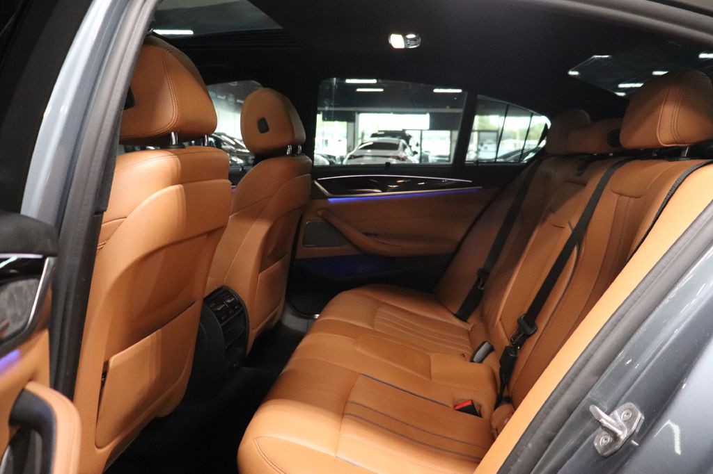 2019 BMW 5 Series Image 15
