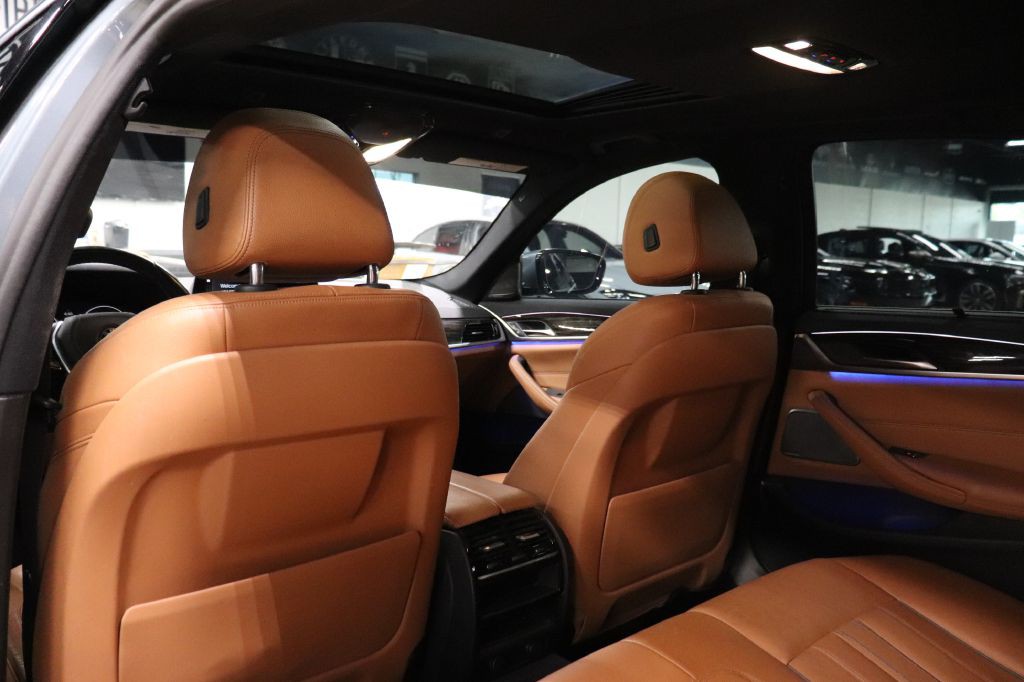 2019 BMW 5 Series Image 17