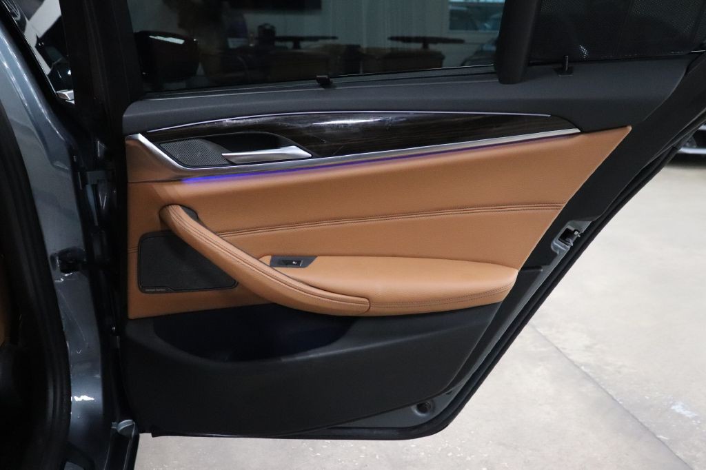 2019 BMW 5 Series Image 19