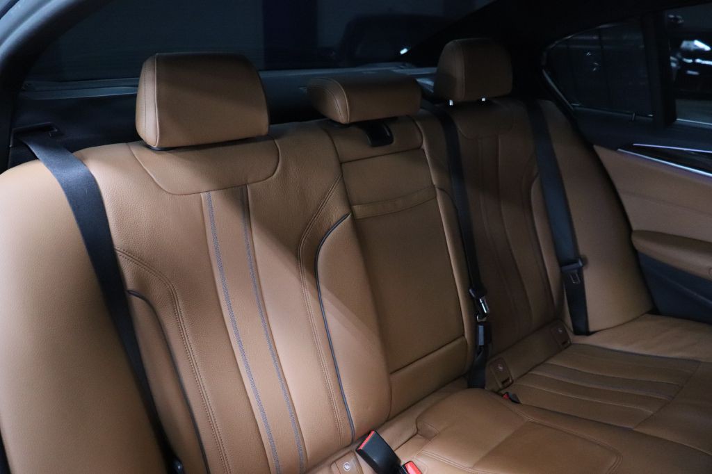 2019 BMW 5 Series Image 21
