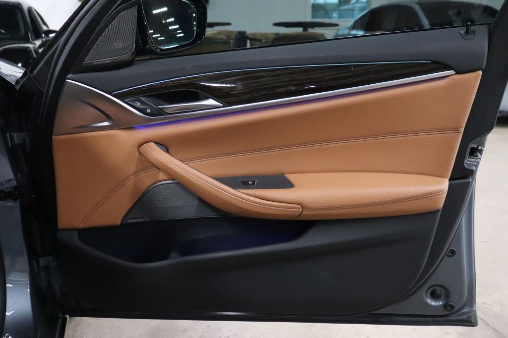 2019 BMW 5 Series Image 23