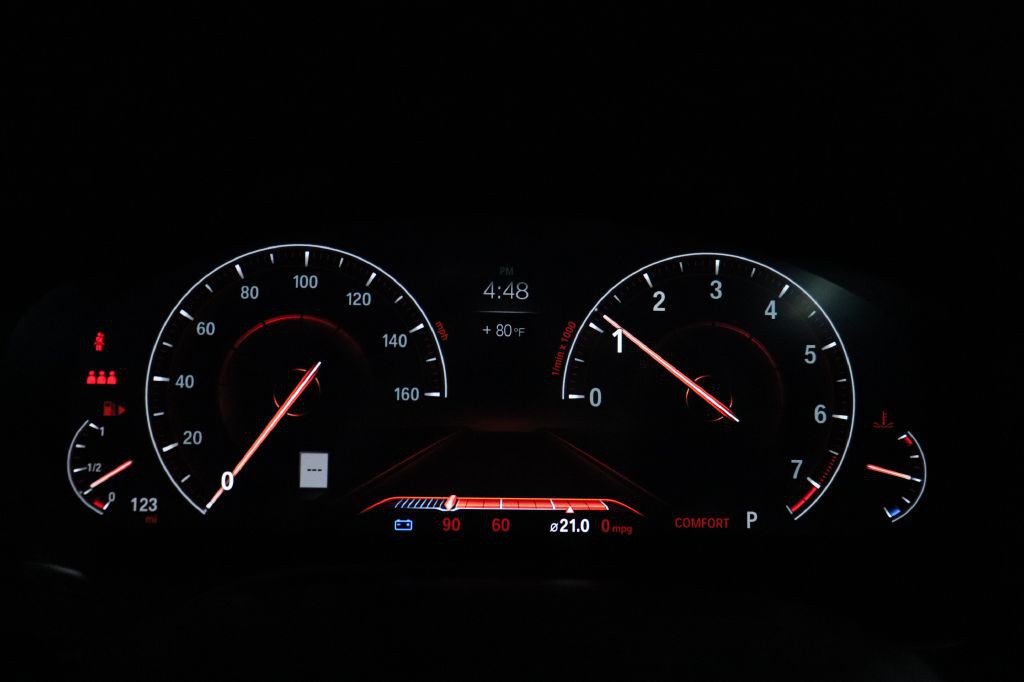 2019 BMW 5 Series Image 37
