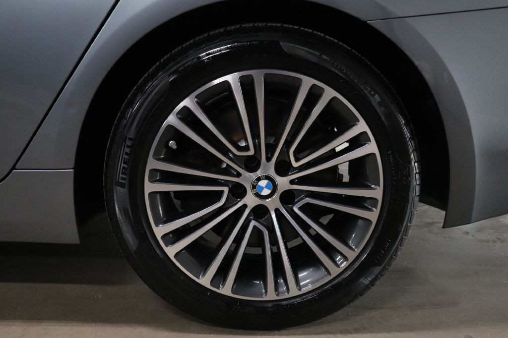 2019 BMW 5 Series Image 40