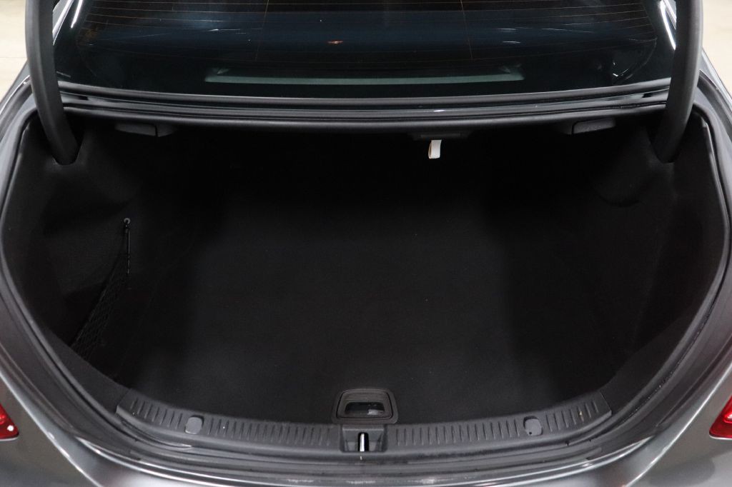 2019 Mercedes-Benz E-Class Image 17