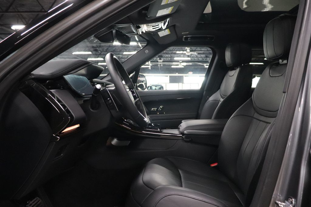 2025 Land Rover Range Rover Sport Image 10
