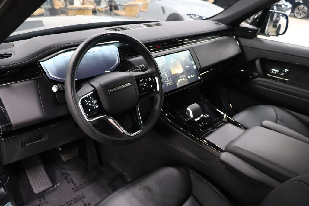 2025 Land Rover Range Rover Sport Image 13