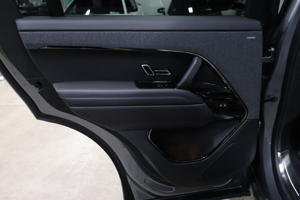 2025 Land Rover Range Rover Sport Image 14