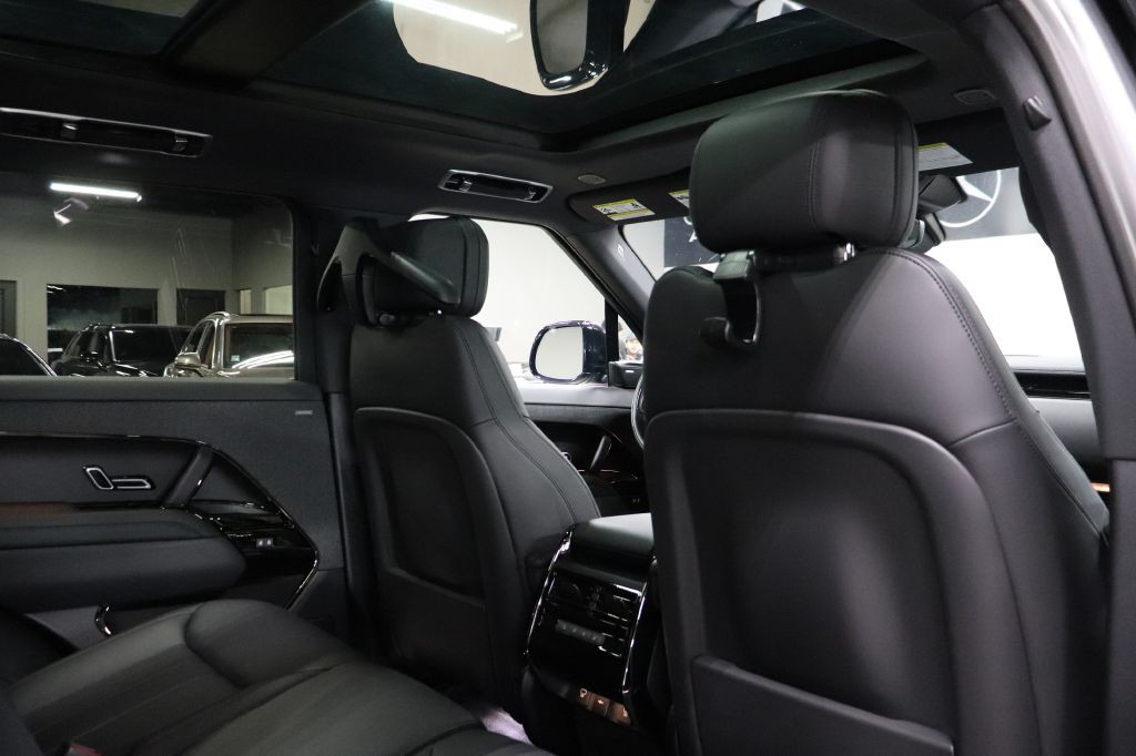 2025 Land Rover Range Rover Sport Image 22