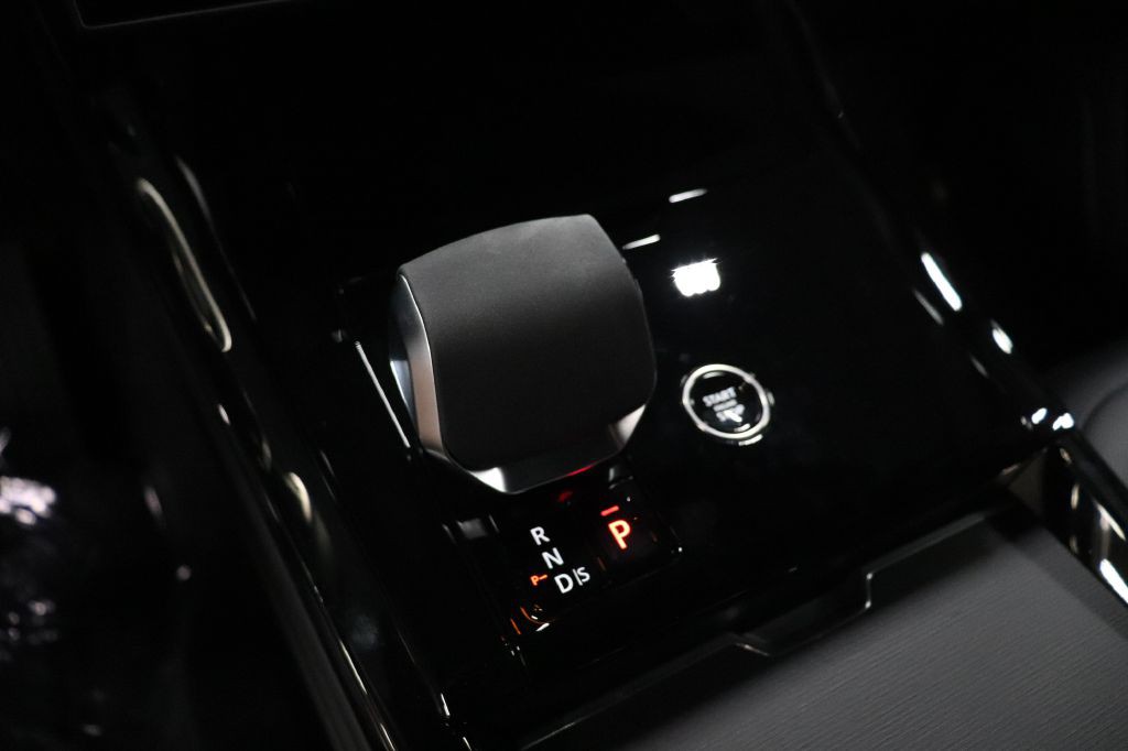 2025 Land Rover Range Rover Sport Image 32