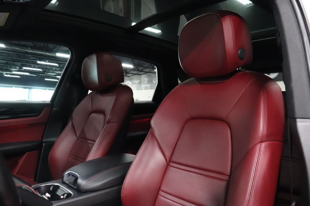 2022 Porsche Cayenne Image 11