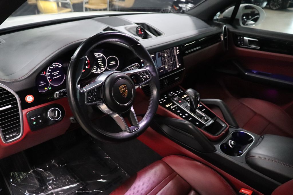 2022 Porsche Cayenne Image 13