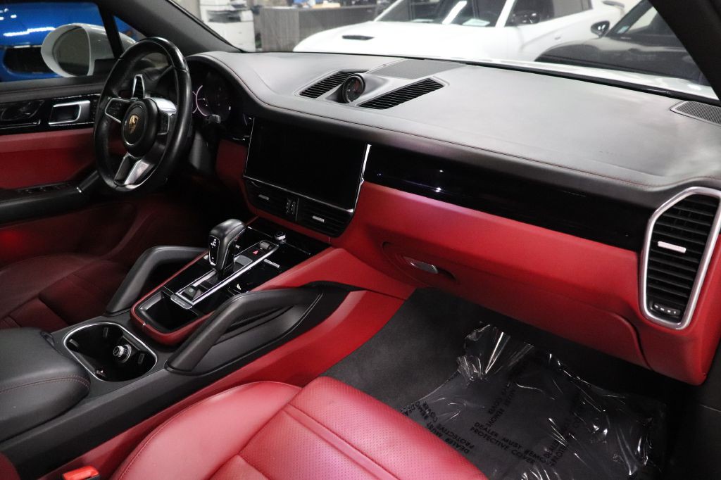 2022 Porsche Cayenne Image 26