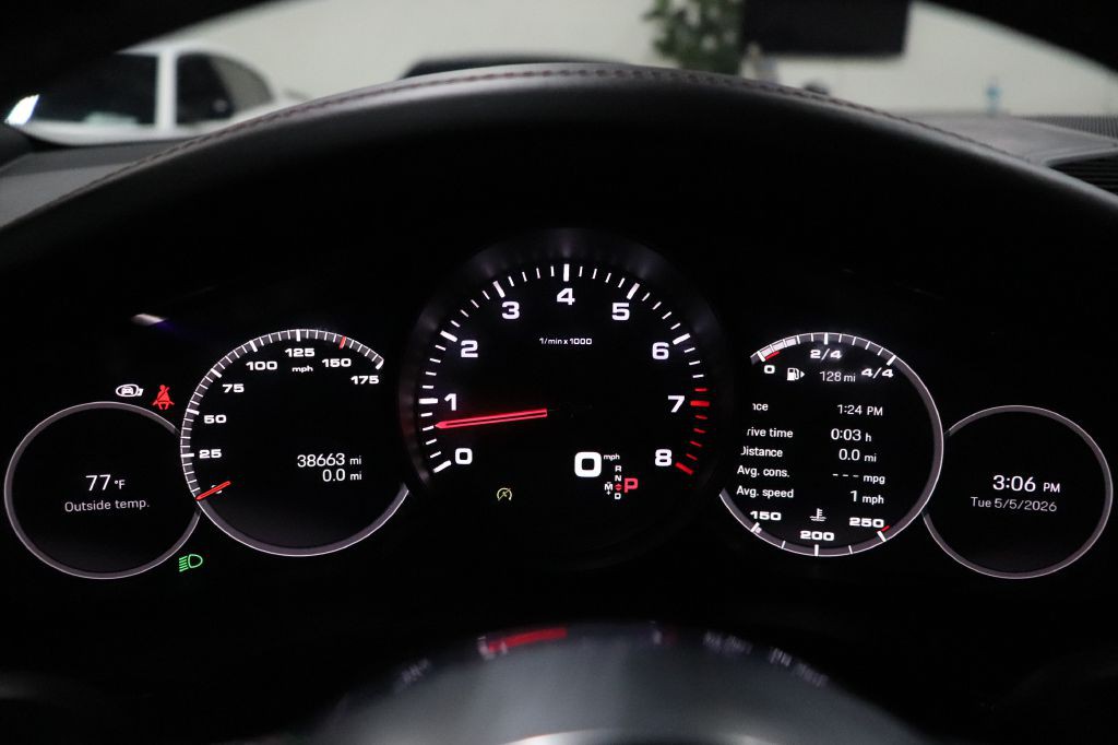 2022 Porsche Cayenne Image 35