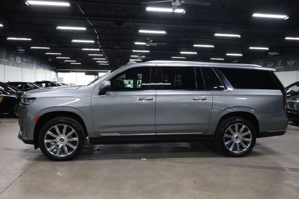 2023 Cadillac Escalade Image 2