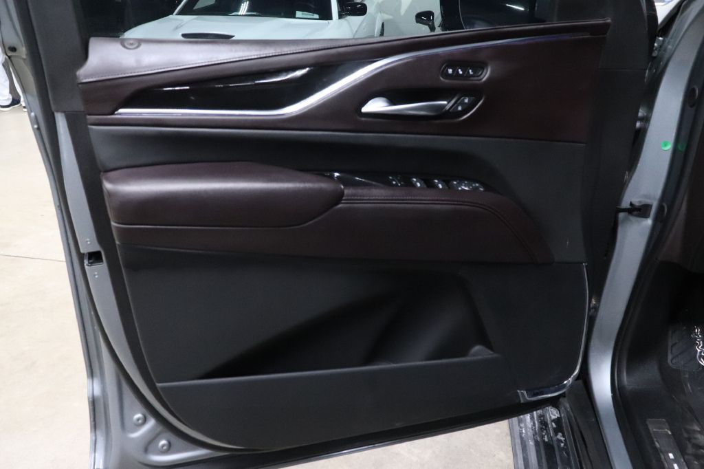 2023 Cadillac Escalade Image 9