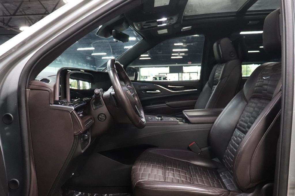 2023 Cadillac Escalade Image 10