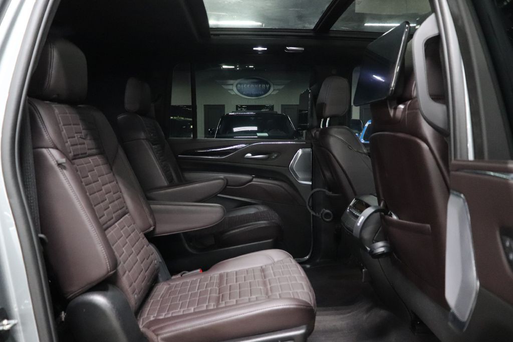 2023 Cadillac Escalade Image 21