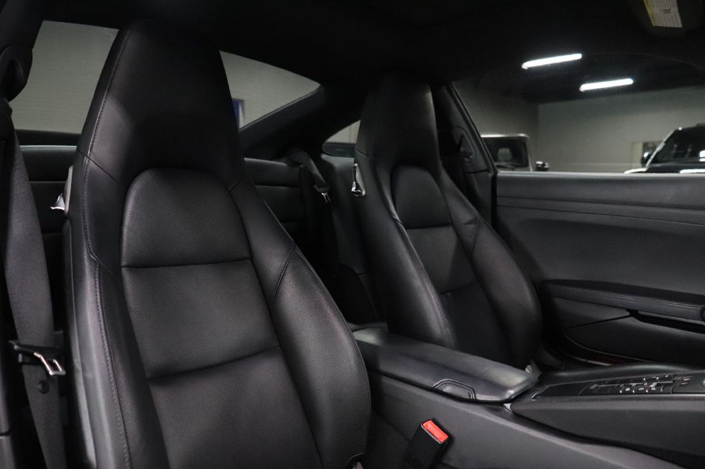 2016 Porsche 911 Image 17