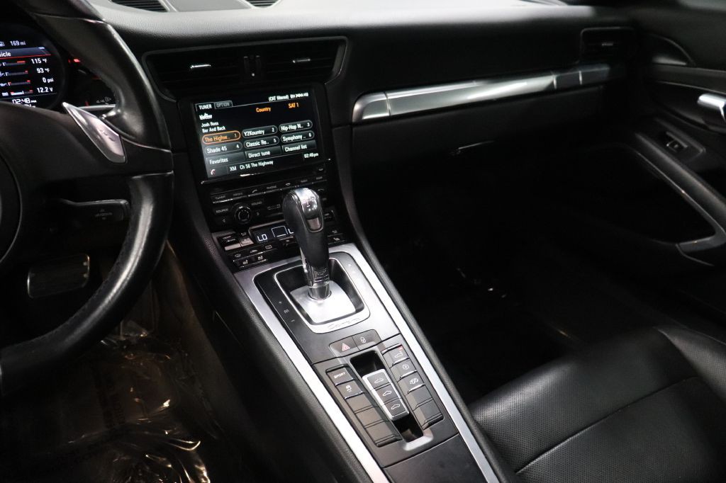 2016 Porsche 911 Image 22