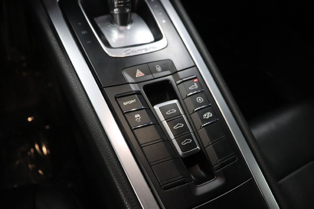 2016 Porsche 911 Image 23