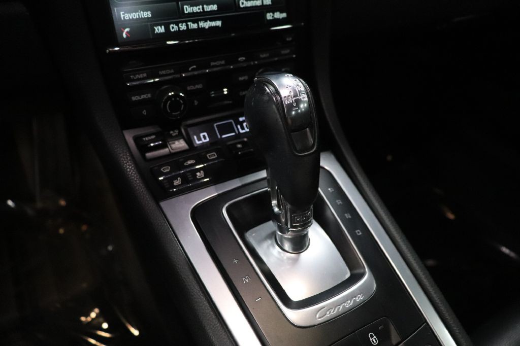 2016 Porsche 911 Image 24