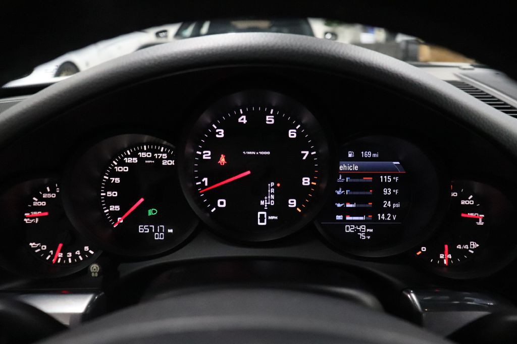 2016 Porsche 911 Image 27