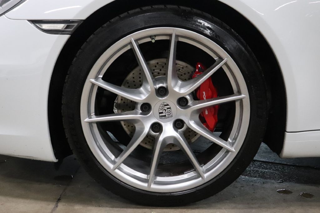 2016 Porsche 911 Image 29