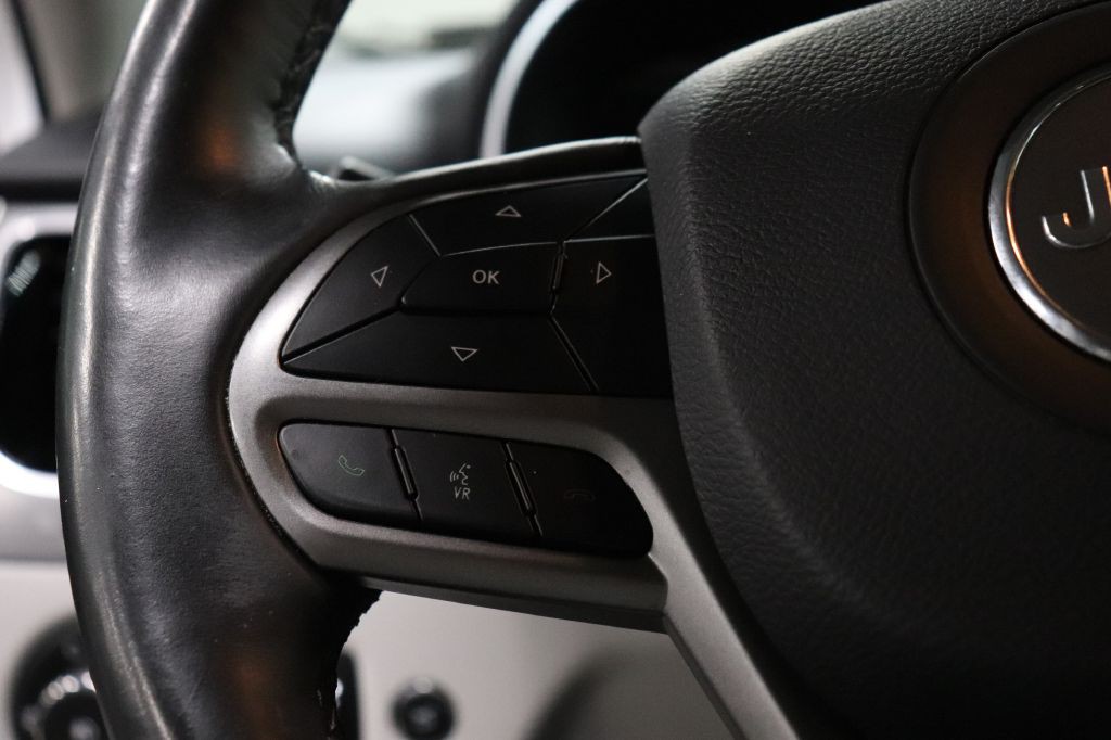 2019 Jeep Cherokee Image 16