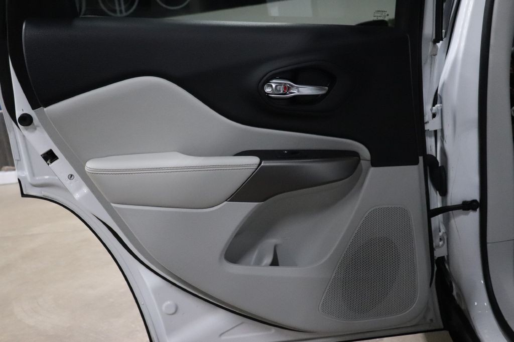 2019 Jeep Cherokee Image 18
