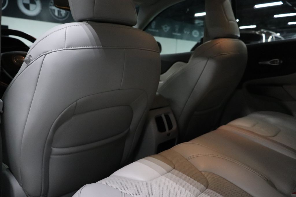 2019 Jeep Cherokee Image 19