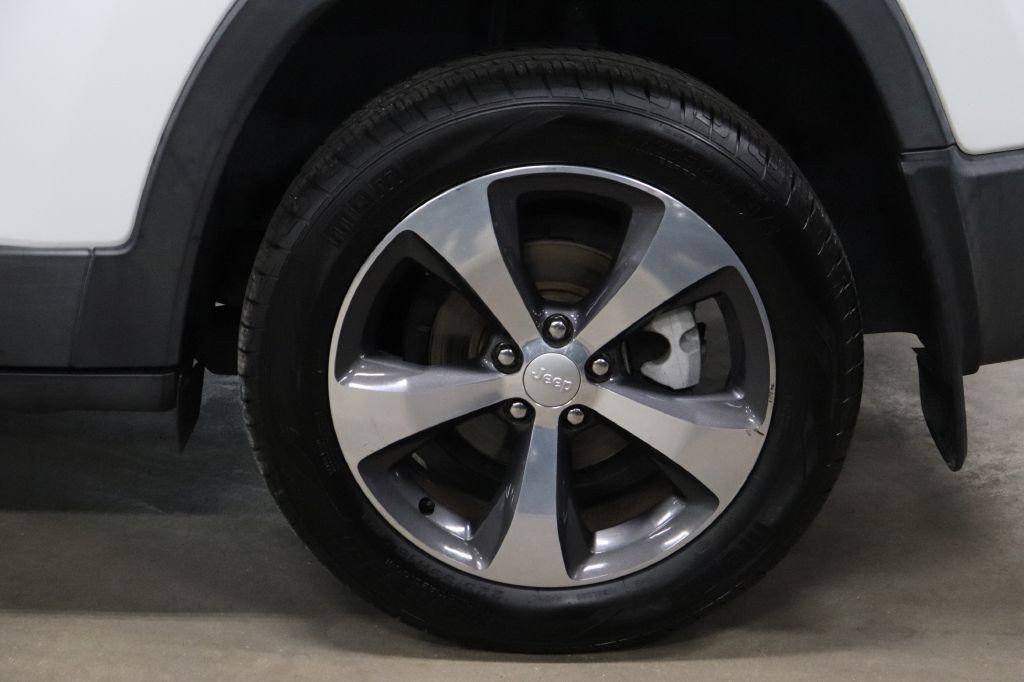 2019 Jeep Cherokee Image 30